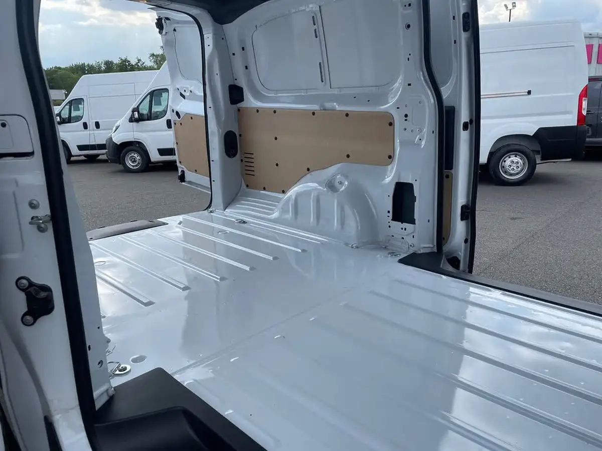 2024-vauxhall-vivaro-20td-xl-pro-big-17