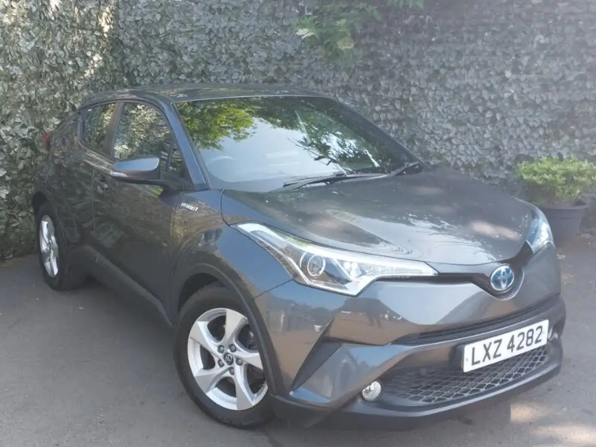 2017-toyota-c-hr-18-vvt-i-icon-big-0