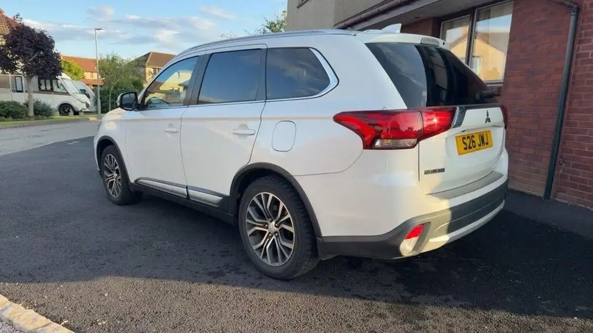 2016-mitsubishi-outlander-22di-d-gx4-auto-big-2