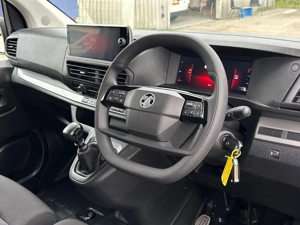 2024-vauxhall-vivaro-20td-xl-pro-big-4