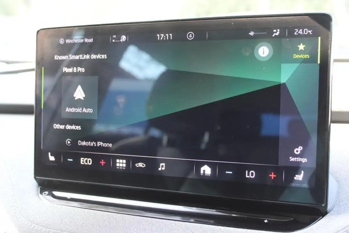 2021-skoda-enyaq-e-60-62-kwh-big-24