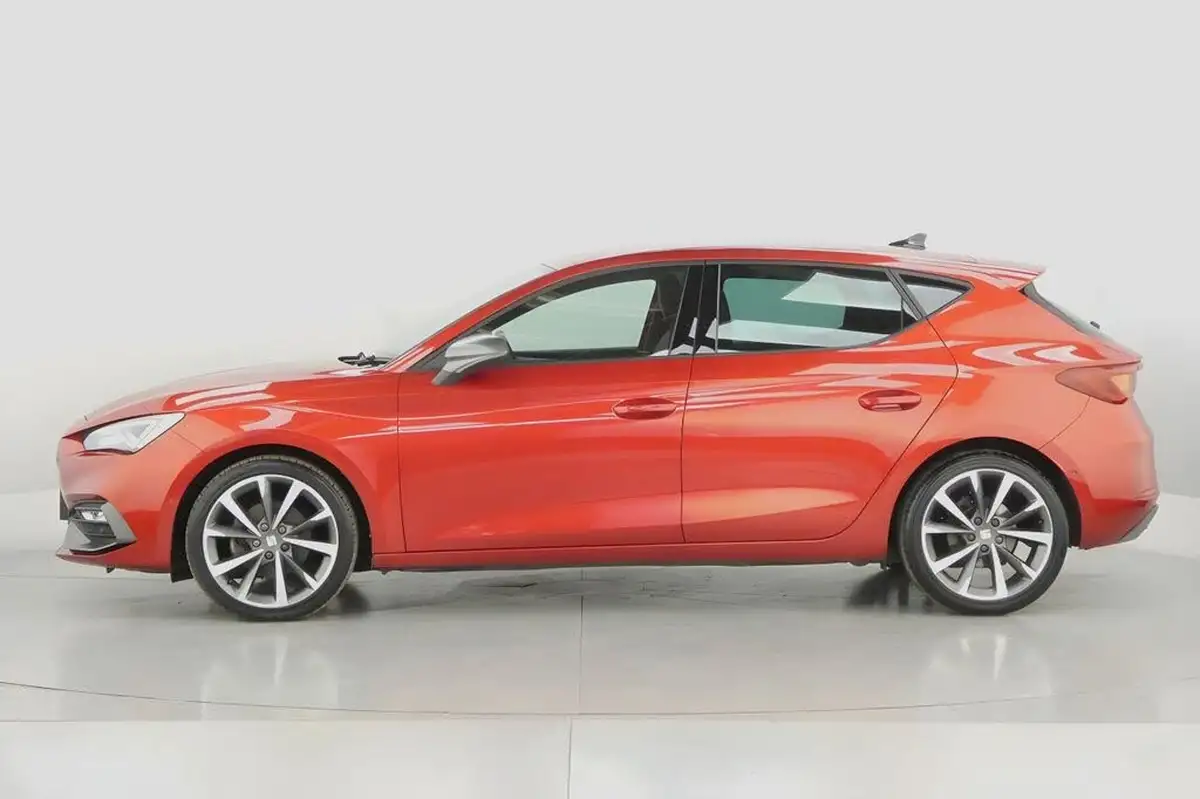 2022-seat-leon-big-5