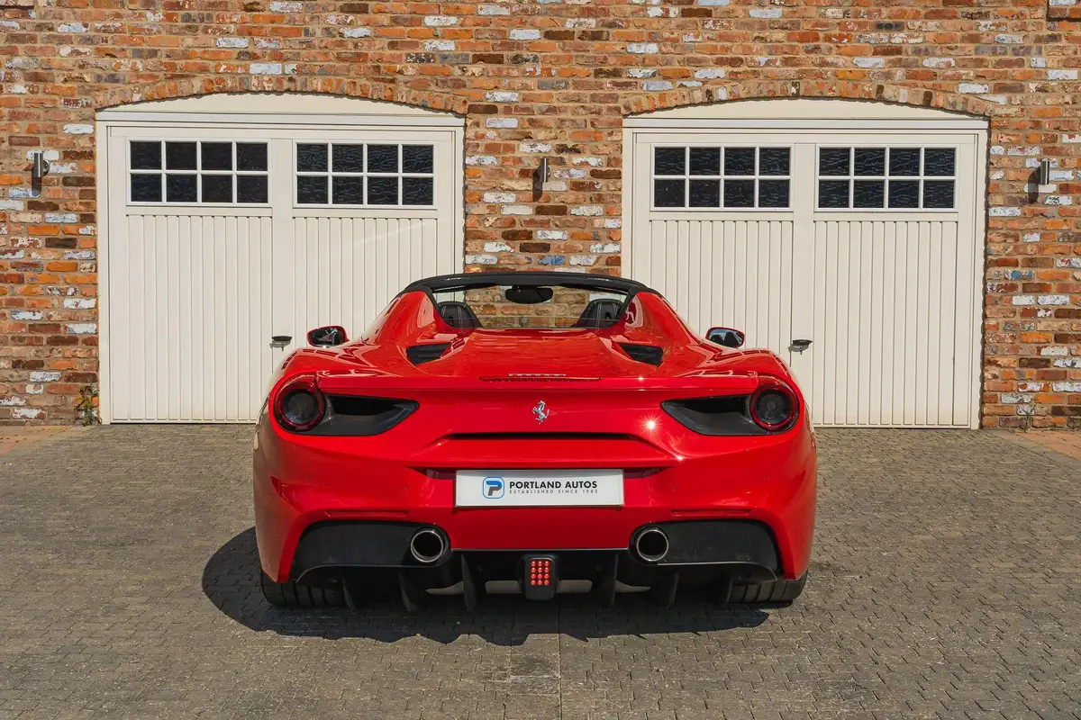 2017-ferrari-488-39-488-spider-big-14