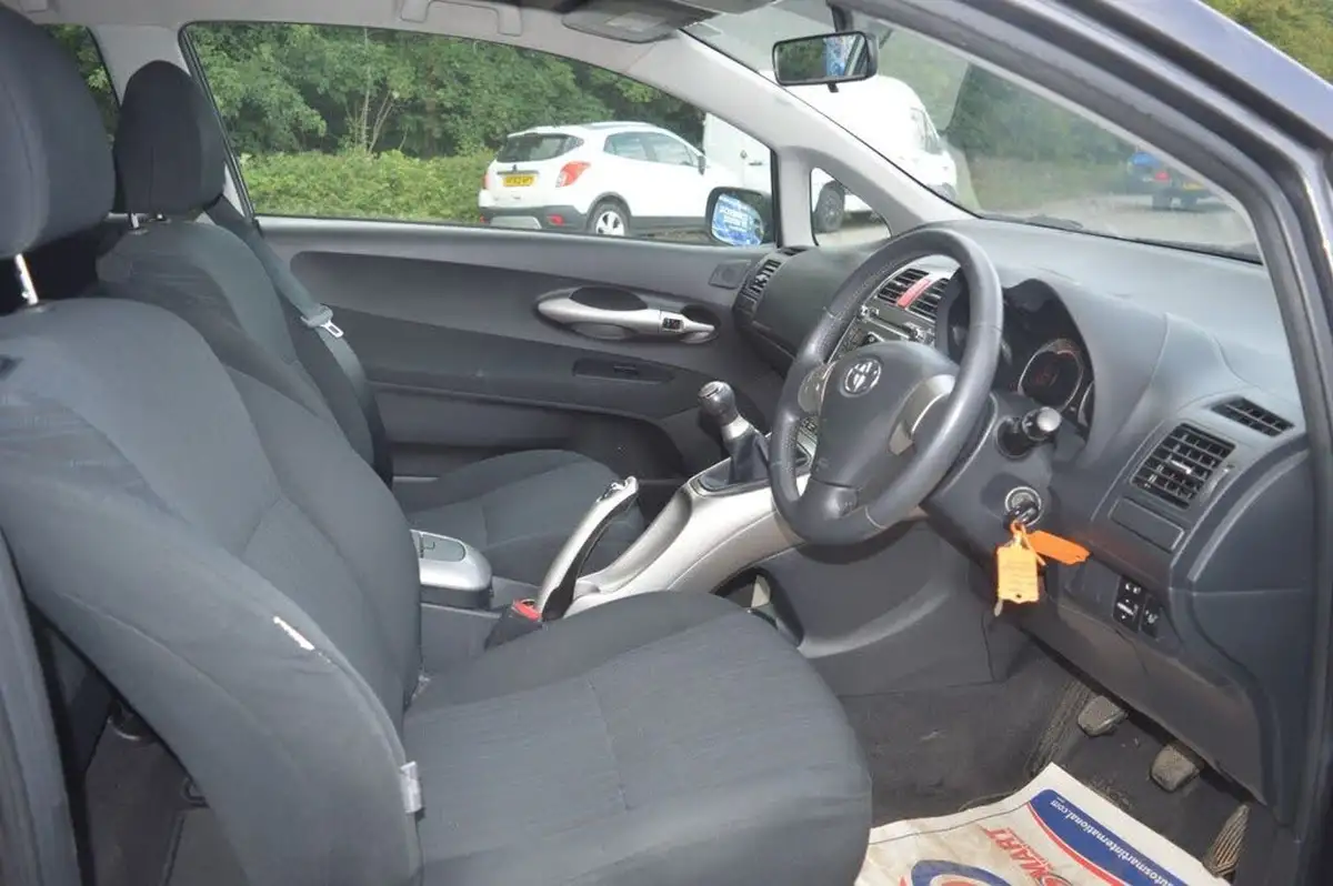 2008-toyota-auris-16-tr-vvt-i-3d-big-1