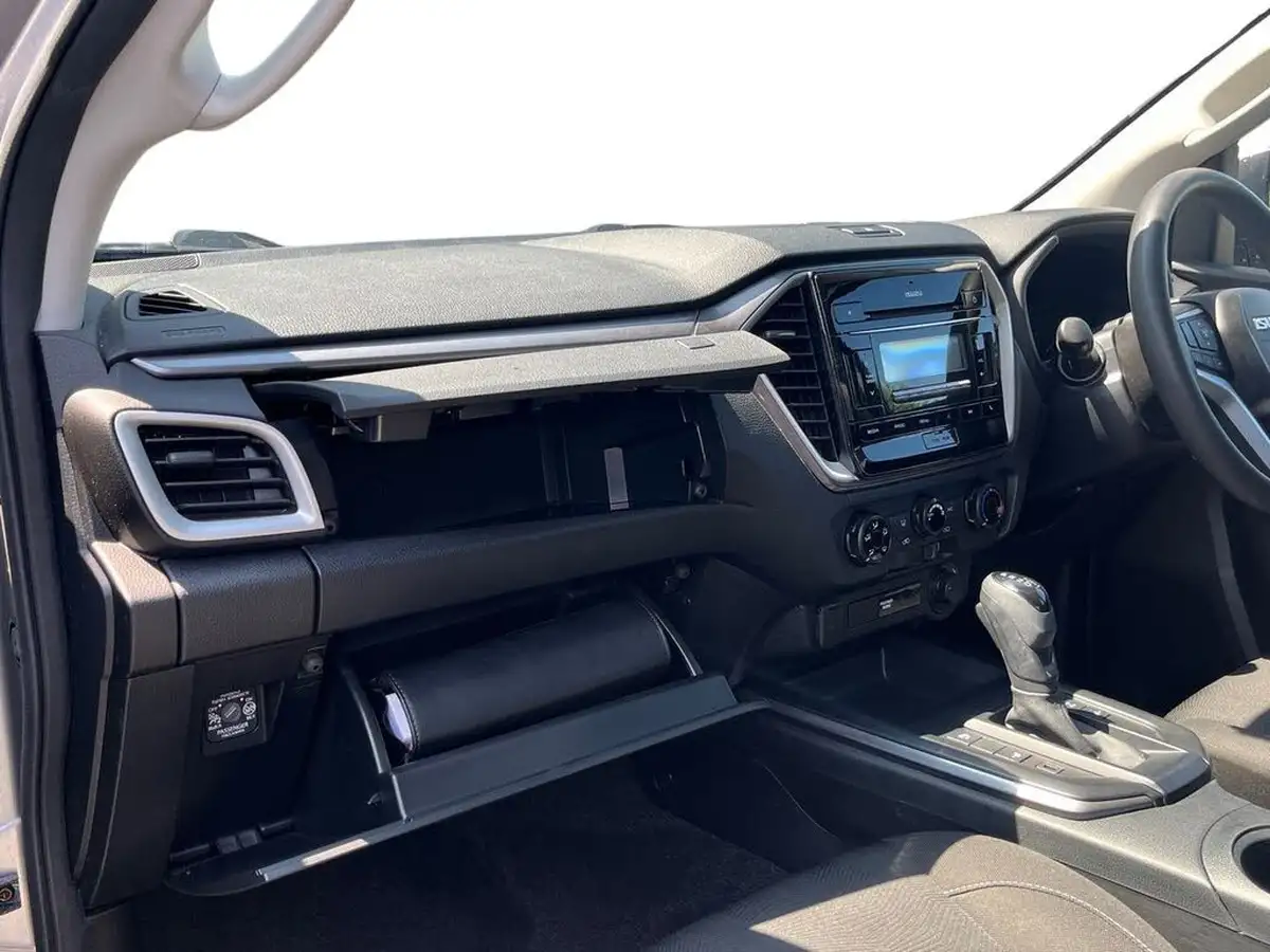 2021-isuzu-d-max-19td-dl20-double-pickup-auto-big-12