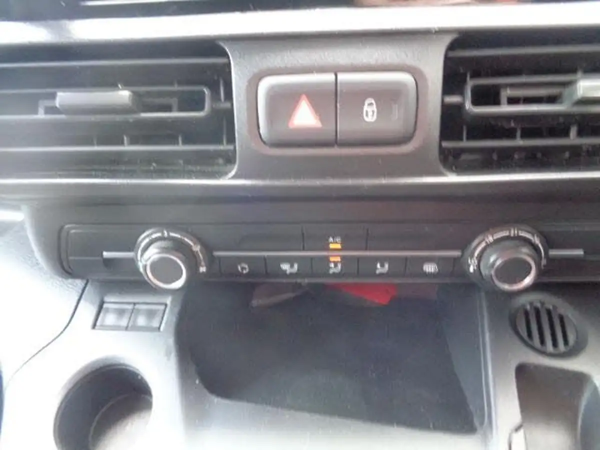 2021-peugeot-partner-15-bluehdi-1000-professional-100ps-eu6dt-panel-big-24
