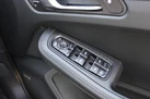 2018-porsche-macan-small-35
