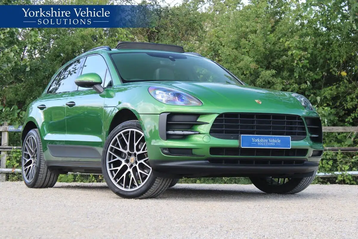 2018-porsche-macan-big-0
