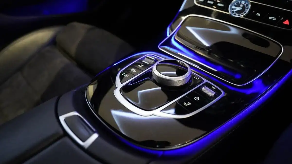 2017-mercedes-benz-e-class-20d-e220d-amg-line-ss-estate-5d-big-48