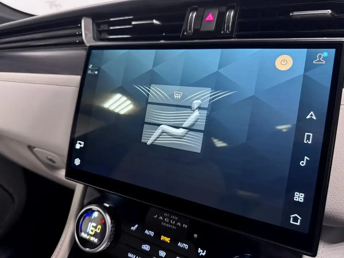 2022-jaguar-f-pace-20-d200-r-dynamic-black-big-58
