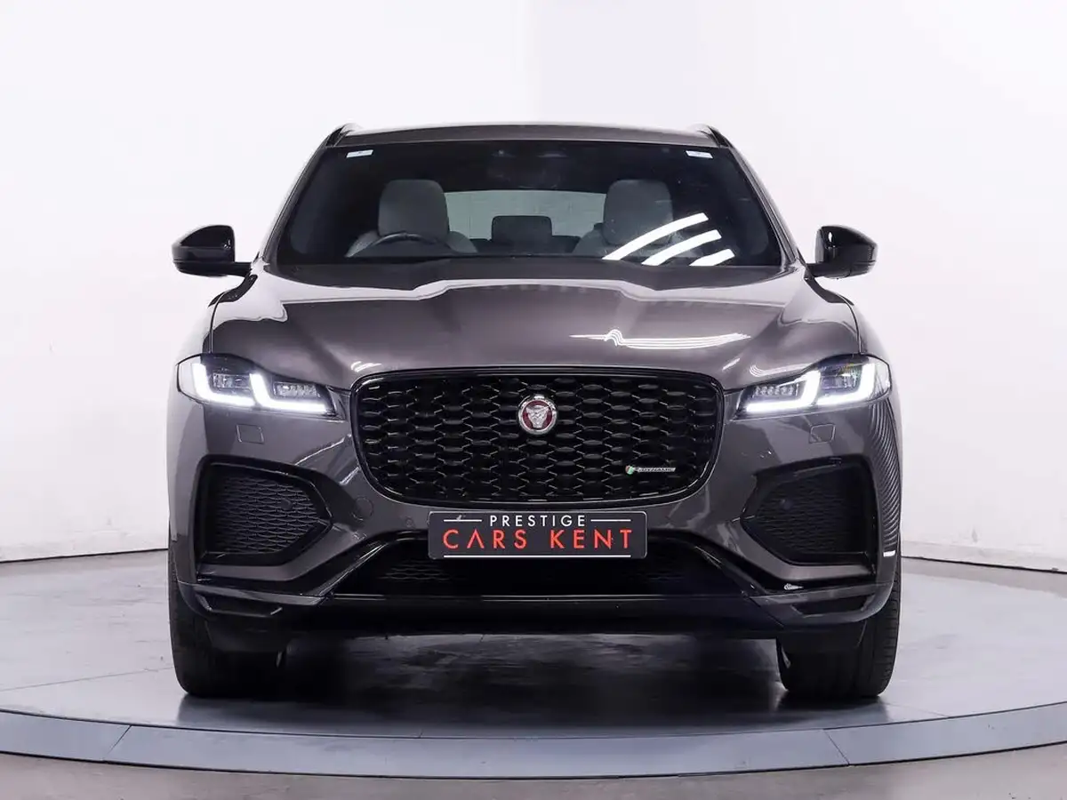 2022-jaguar-f-pace-20-d200-r-dynamic-black-big-6