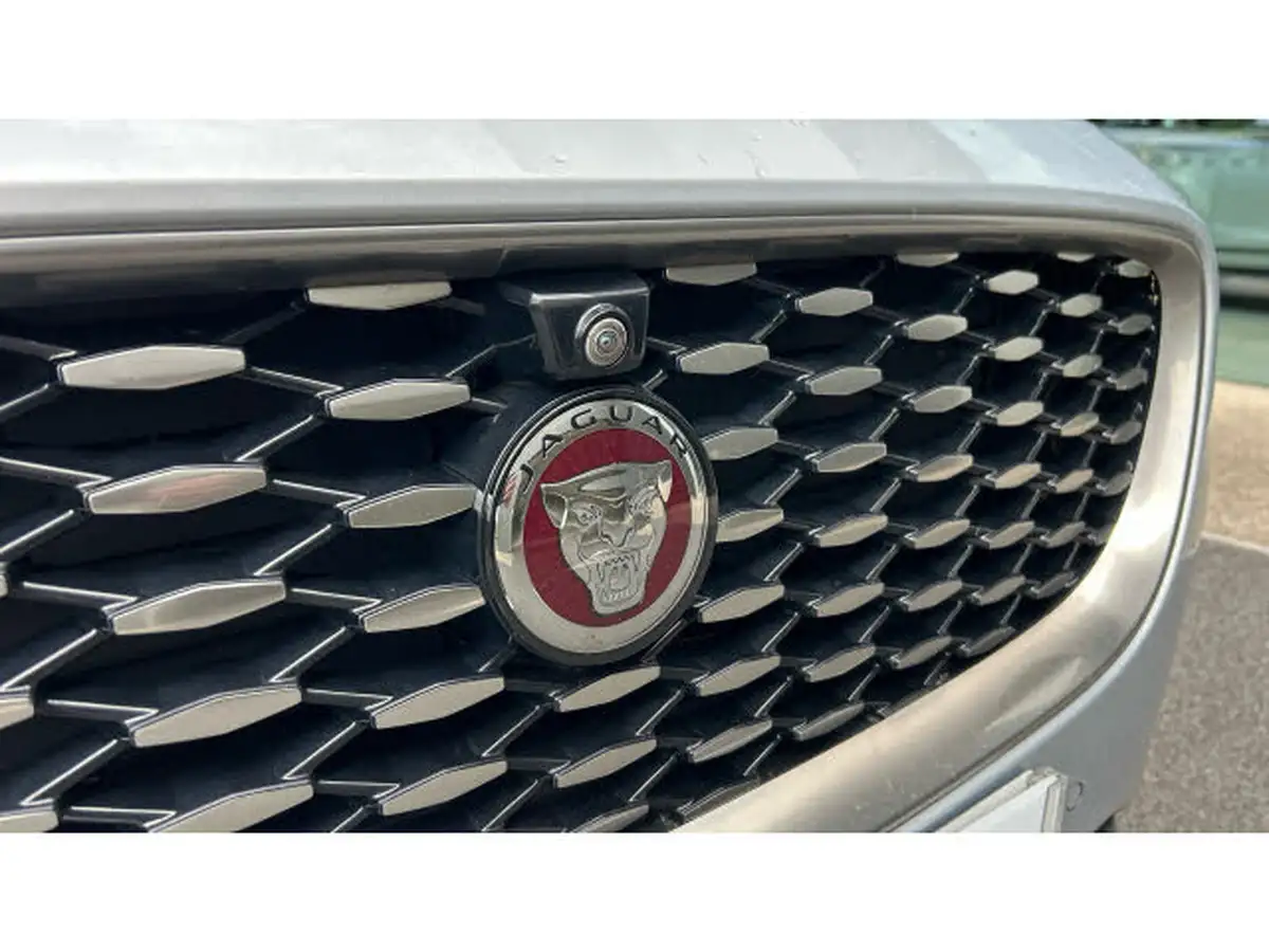2021-jaguar-e-pace-20-p200-s-big-23