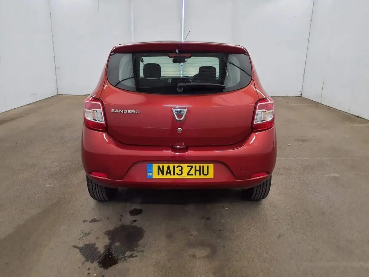 2013-dacia-sandero-12-laureate-big-3