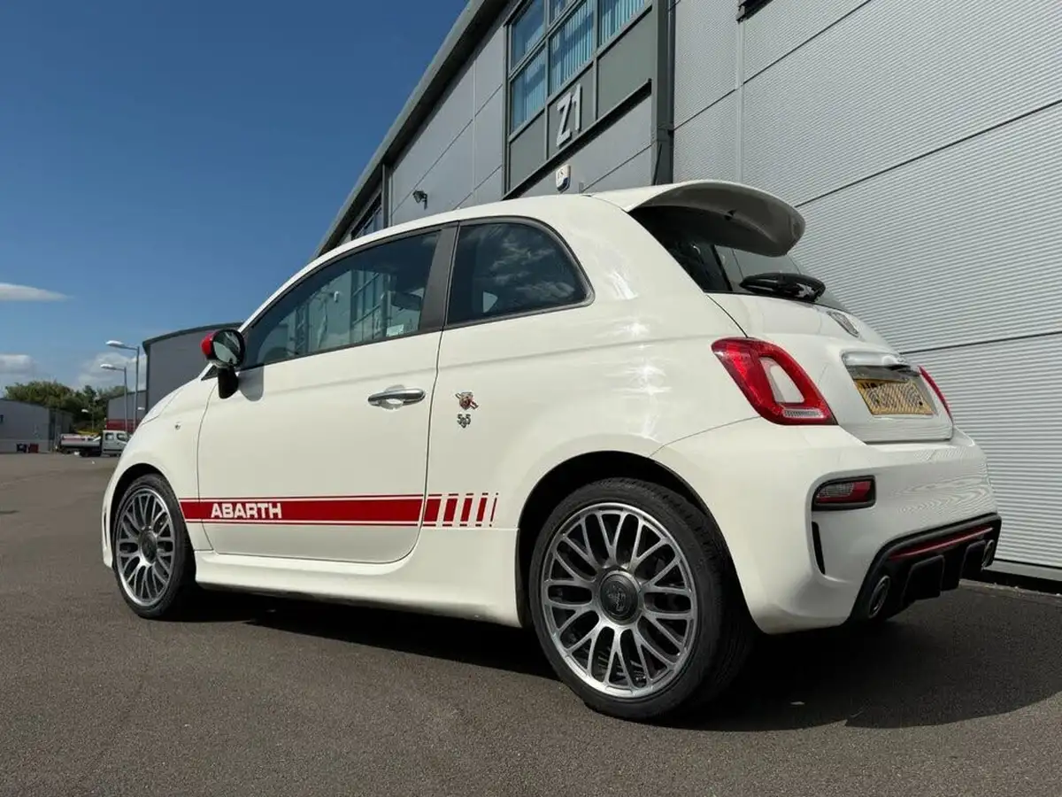 2018-abarth-595-14-tjet-big-15