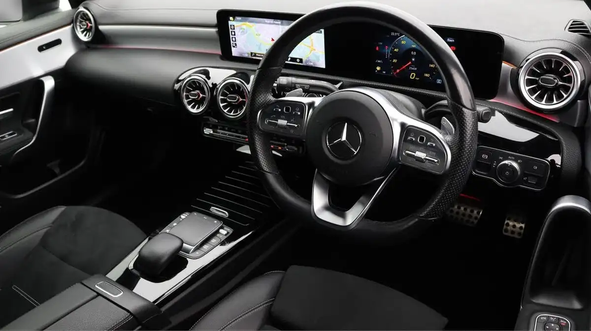2022-mercedes-benz-a-class-13-a180-amg-line-executive-edition-hatchback-5d-7g-dct-big-9
