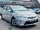2014-toyota-prius-hybrid-small-0