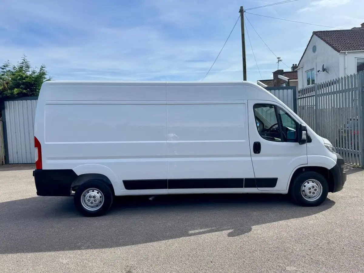 2022-citroen-relay-22bluehdi-35-l3h2-enterprise-panel-big-9