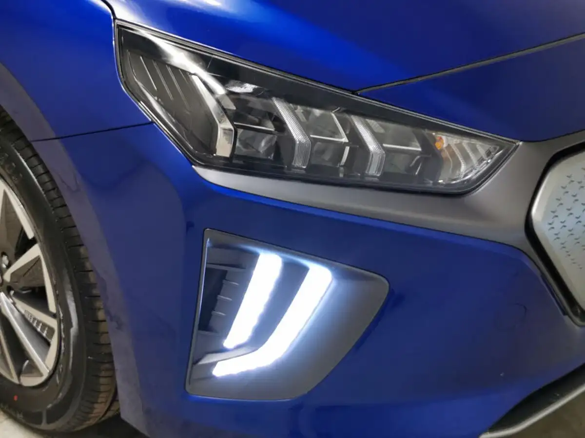 2021-hyundai-ioniq-e-premium-electric-100kw-big-26