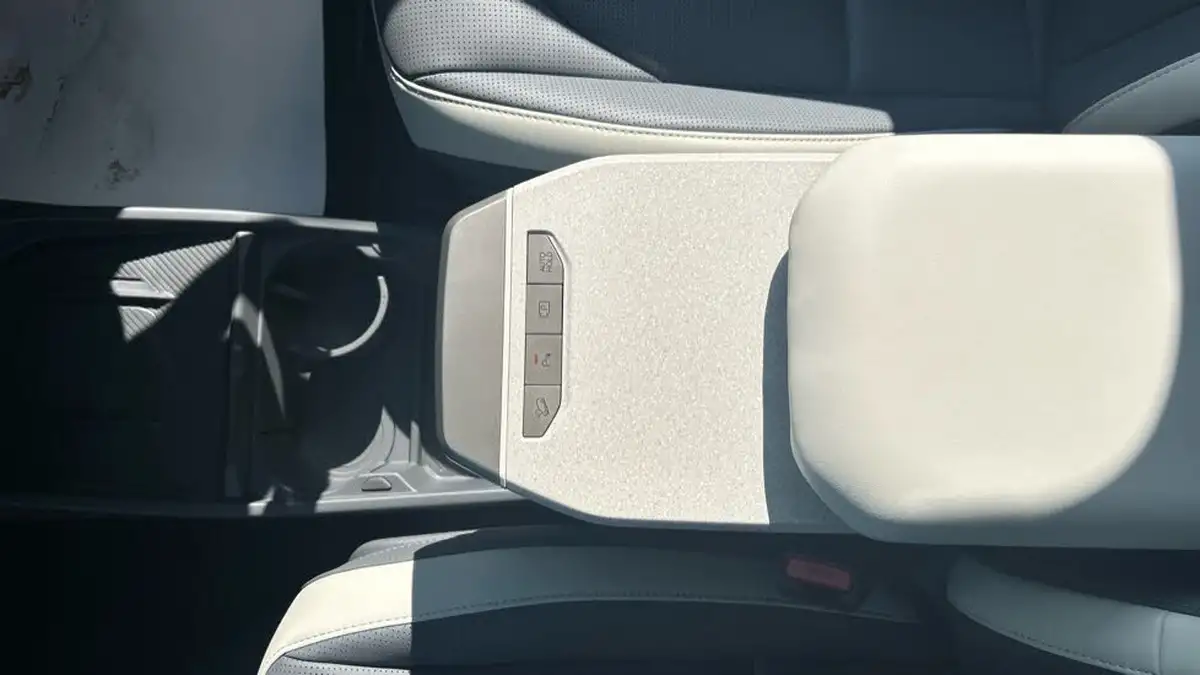 2025-kia-ev3-e-gt-line-s-big-18
