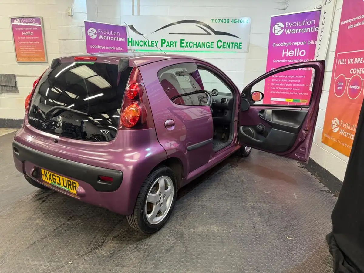 2013-peugeot-107-10-allure-5d-big-14