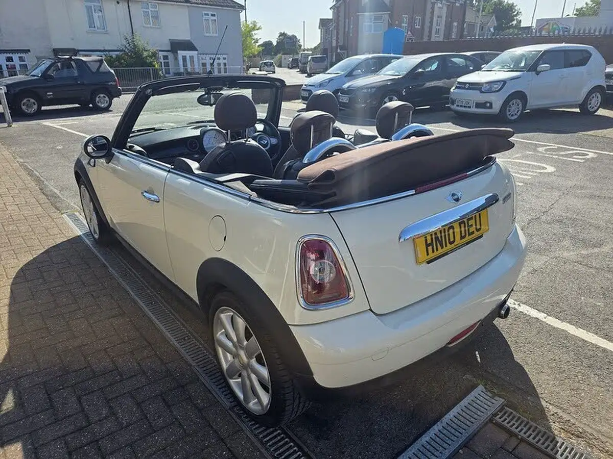 2010-mini-cooper-16-cooper-120bhp-convertible-2d-big-4