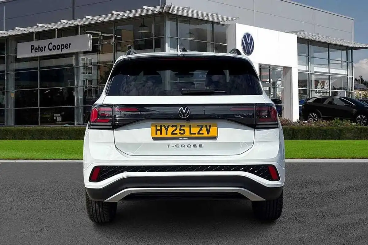 2025-volkswagen-t-cross-10-tsi-r-line-dsg-big-8