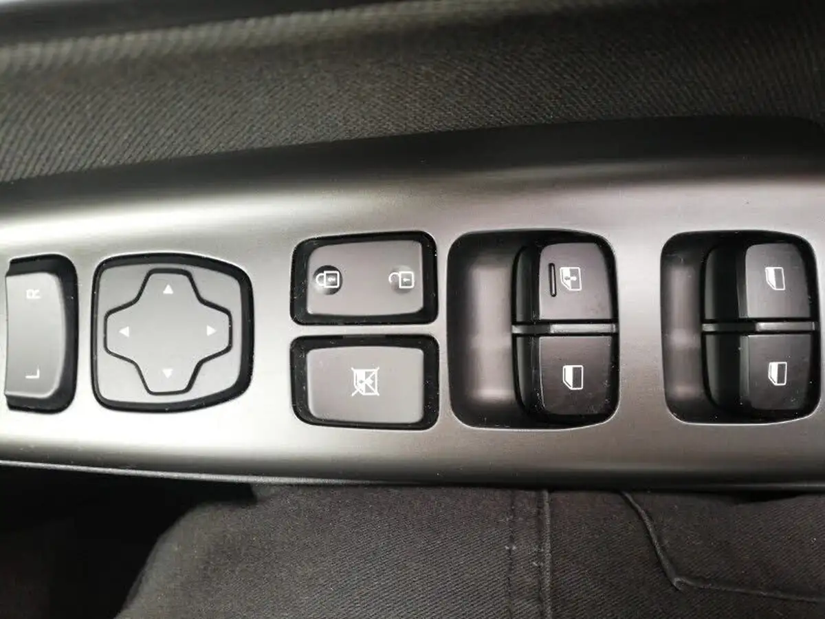 2022-hyundai-kona-16-gdi-se-connect-big-10