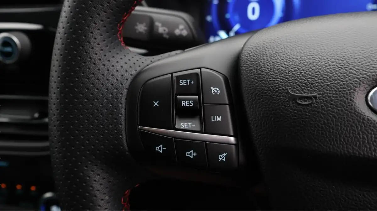 2022-ford-kuga-big-23