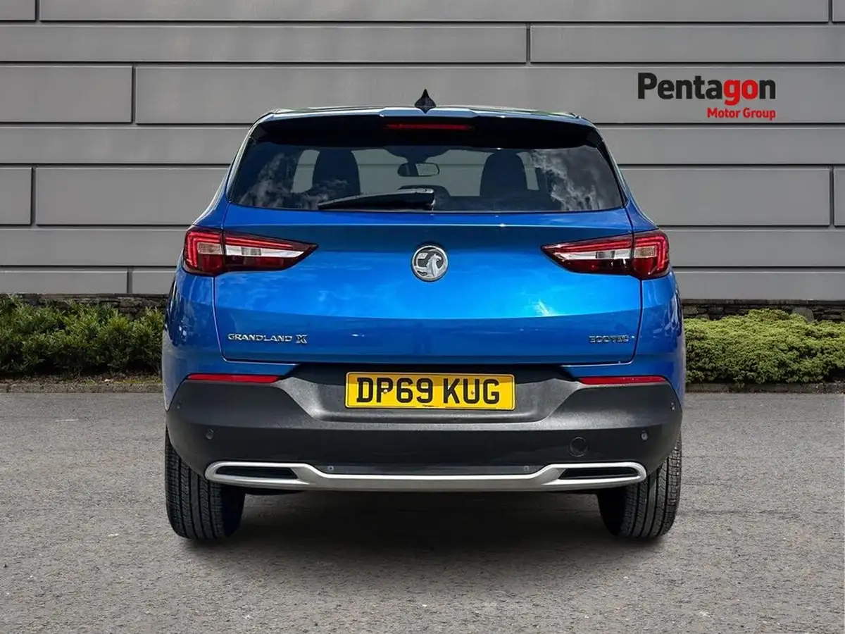 2020-vauxhall-grandland-x-12-sri-nav-big-15