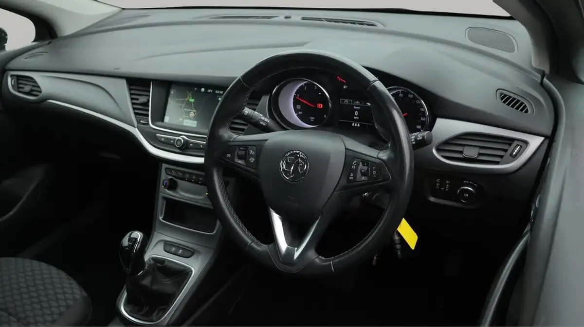 2021-vauxhall-astra-15-turbo-d-business-edition-nav-122ps-estate-big-9