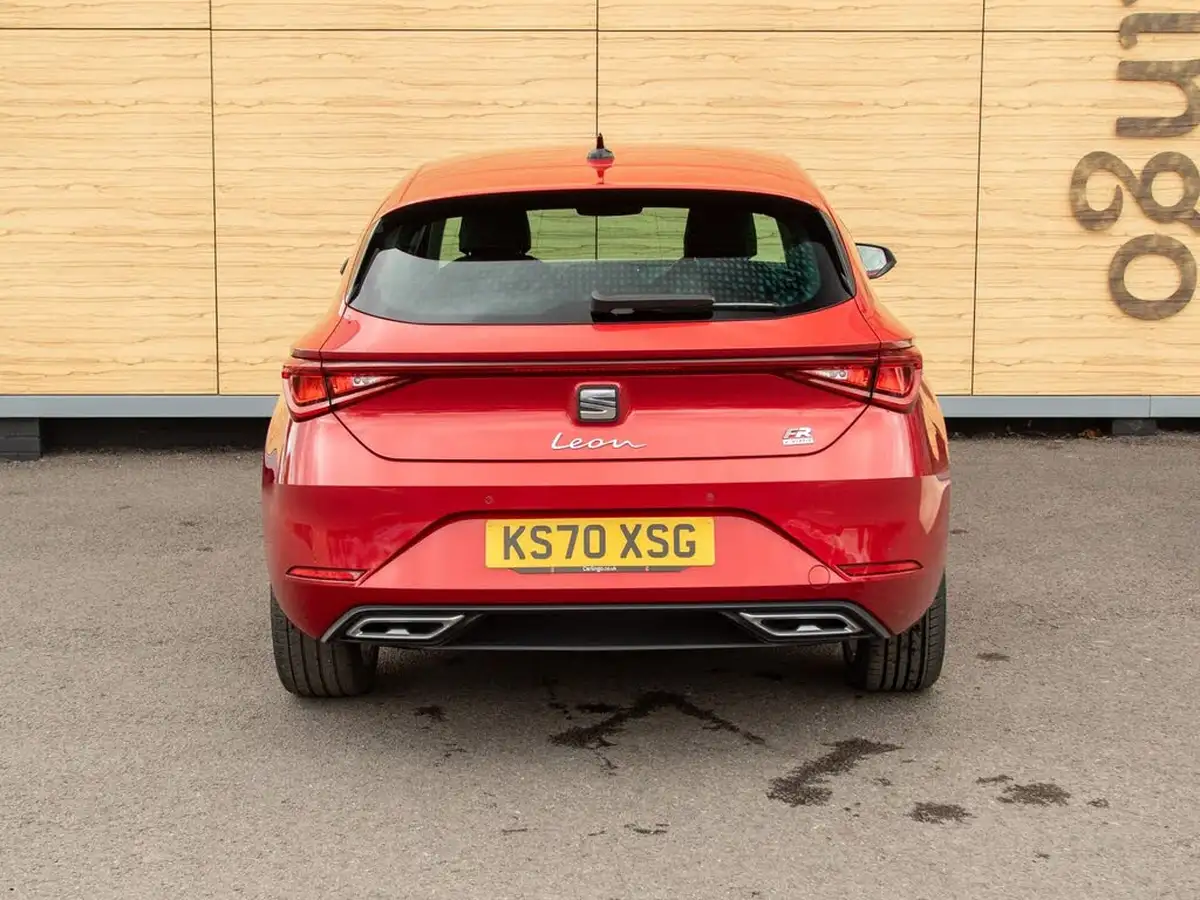 2020-seat-leon-14-e-hybrid-fr-hatchback-big-5