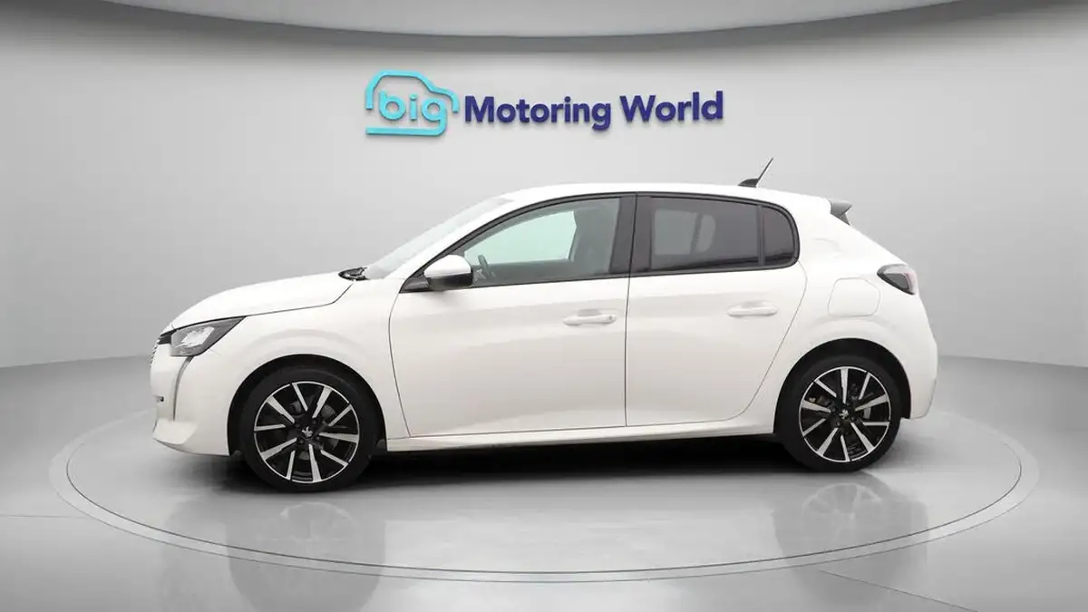 2020-peugeot-208-12-puretech-allure-premium-100bhp-big-4