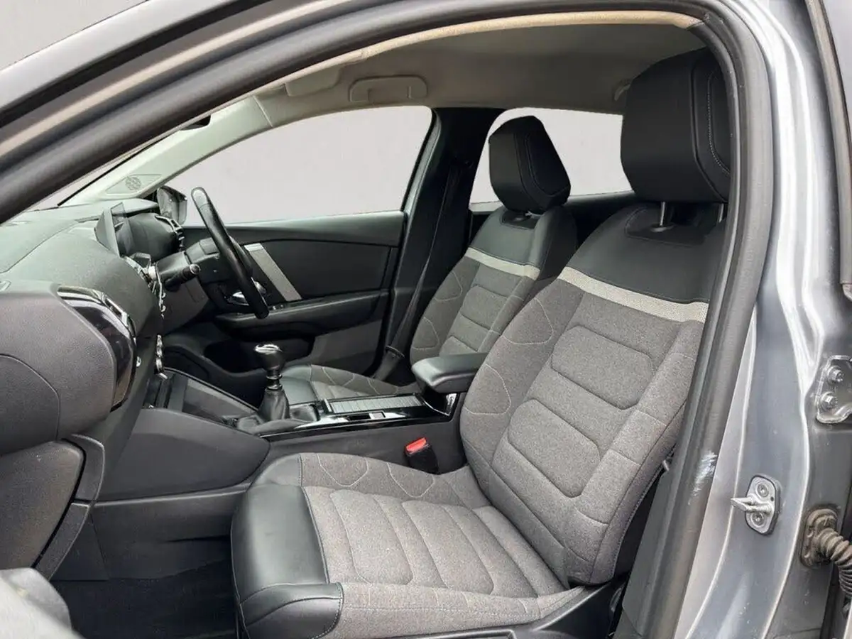 2022-citroen-c4-12-puretech-shine-130ps-big-10