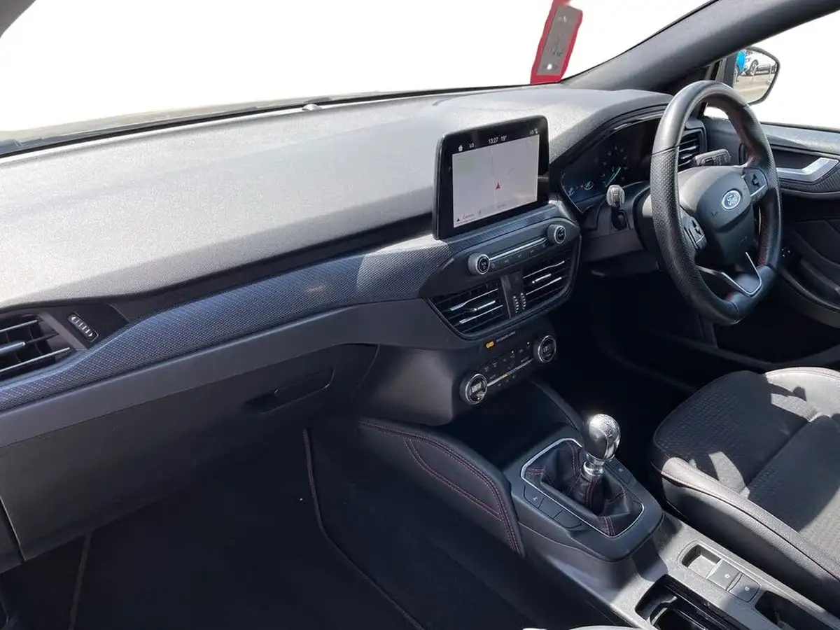 2019-ford-focus-10t-st-line-x-hatchback-big-7