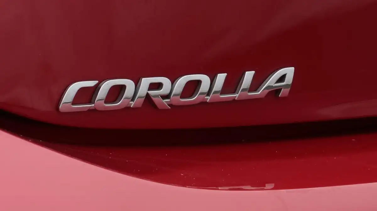 2021-toyota-corolla-18-vvt-i-design-spare-wheel-hatchback-5d-big-22