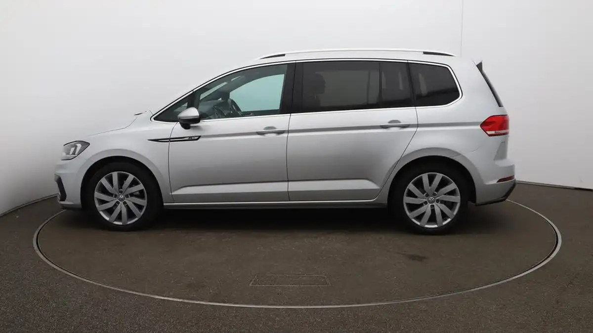 2020-volkswagen-touran-15-tsi-r-line-big-66