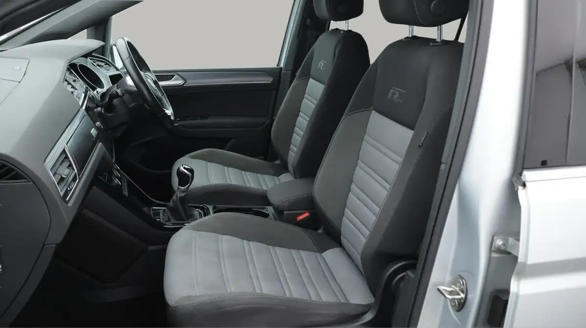 2020-volkswagen-touran-15-tsi-r-line-big-14