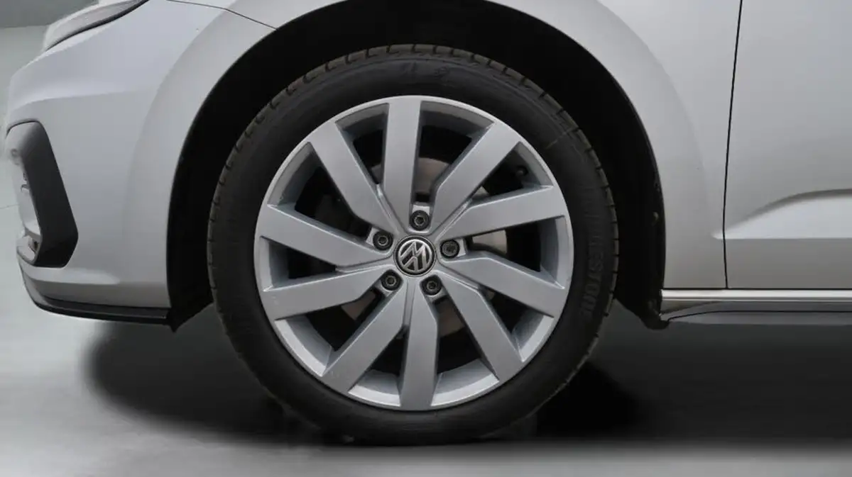 2020-volkswagen-touran-15-tsi-r-line-big-18