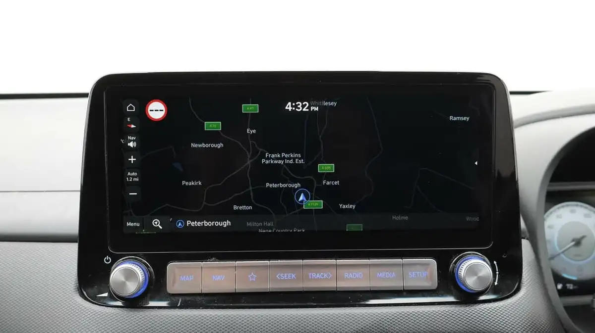 2022-hyundai-kona-e-premium-204ps-64kwh-7kw-obc-big-11
