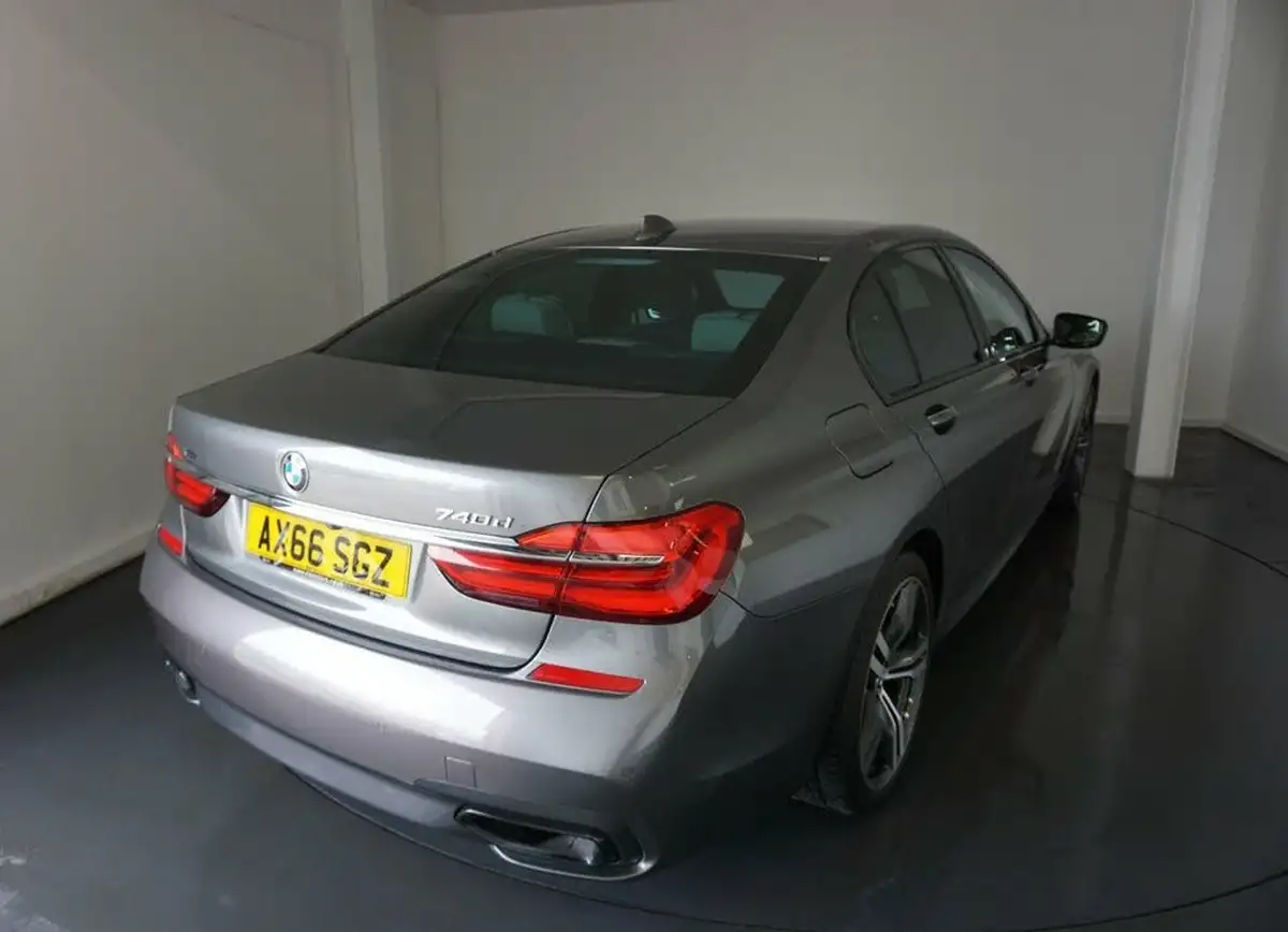 2016-bmw-7-series-30td-740d-m-sport-big-10
