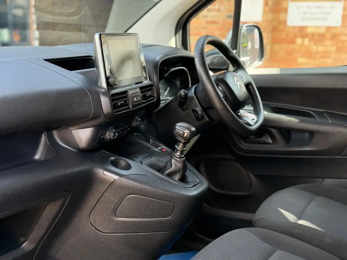2020-citroen-berlingo-15bluehdi-950-driver-130pseu6dt-e-ss-big-8