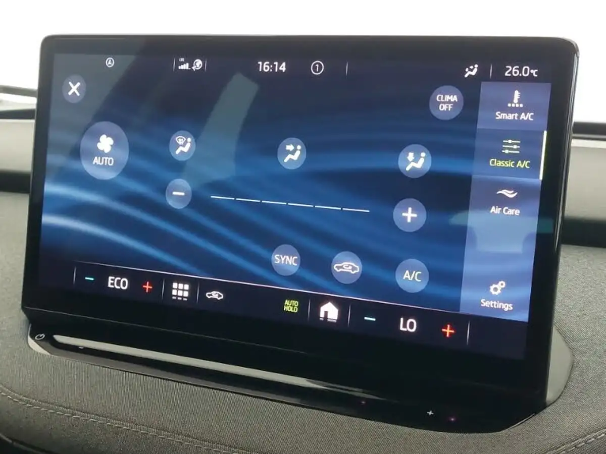 2022-skoda-enyaq-e-60-big-17