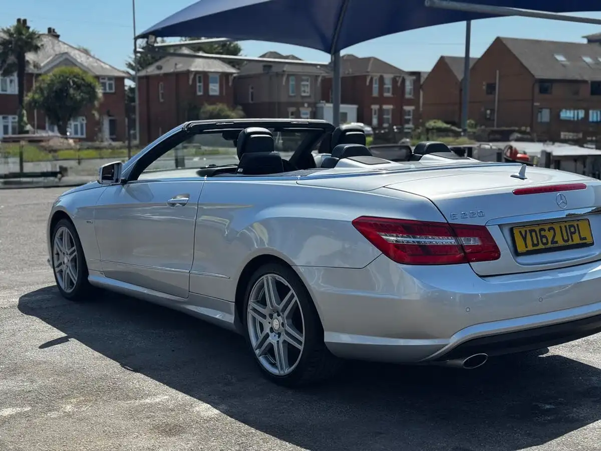 2012-mercedes-benz-e-class-21td-e220-cdi-sport-21cdi-170bhp-blue-f-cabriolet-2d-7g-tronic-big-11