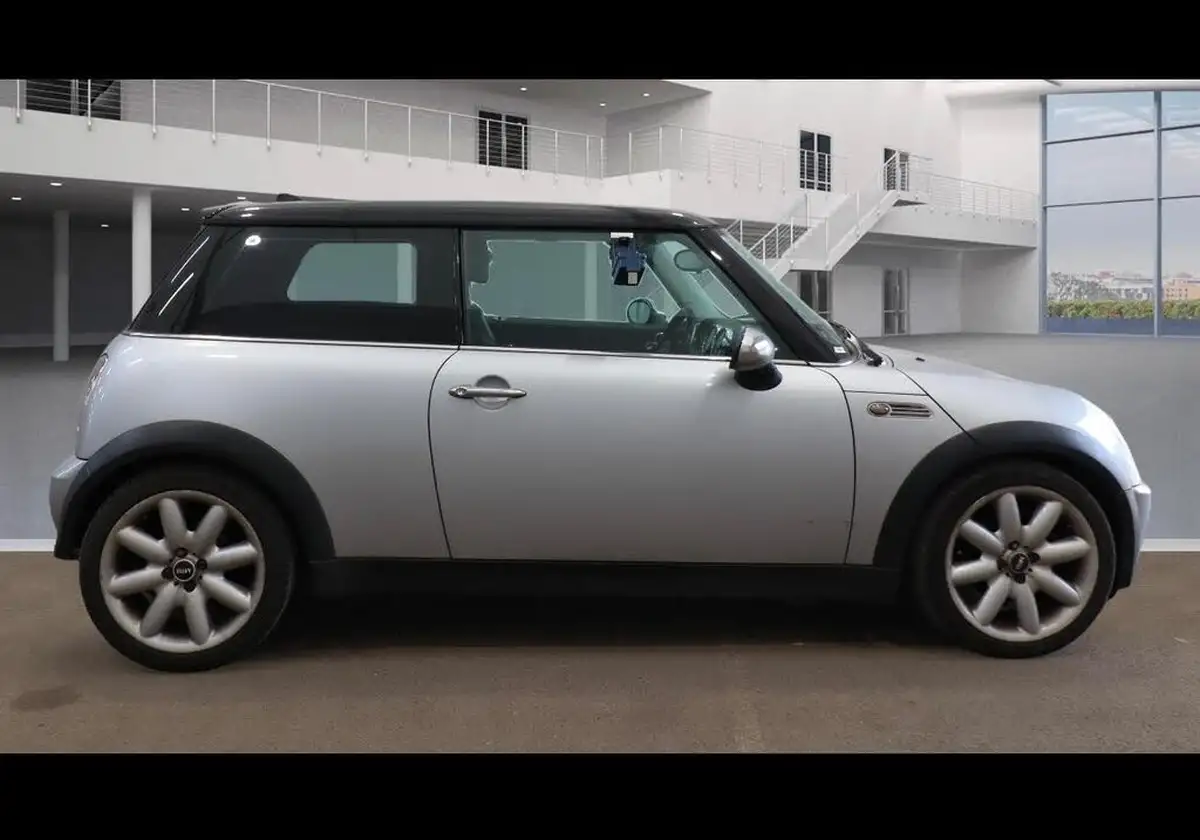 2005-mini-cooper-16-cooper-116bhp-hatchback-3d-big-2