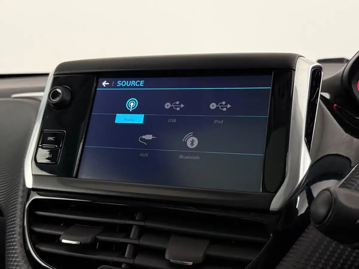 2018-peugeot-2008-suv-12-puretech-gt-line-110bhp-eat6-big-25