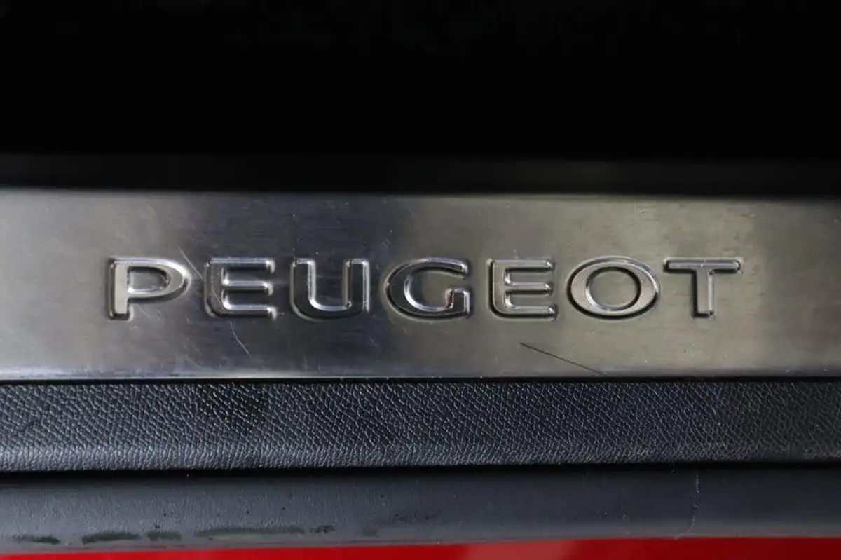 2021-peugeot-3008-suv-16-puretech-gt-premium-225bhp-hybrid-e-eat8-big-27
