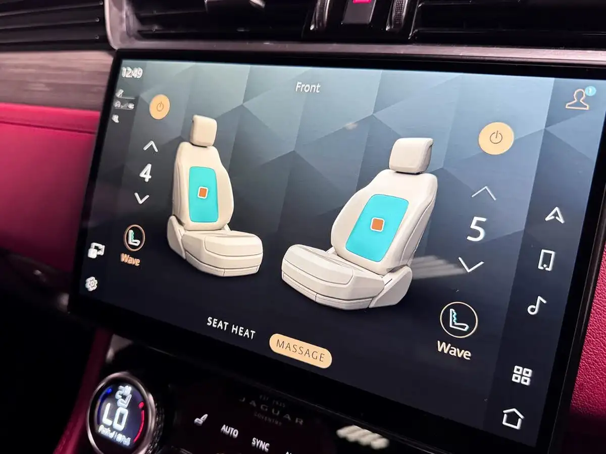 2021-jaguar-f-pace-20-d200-r-dynamic-se-mhev-big-62