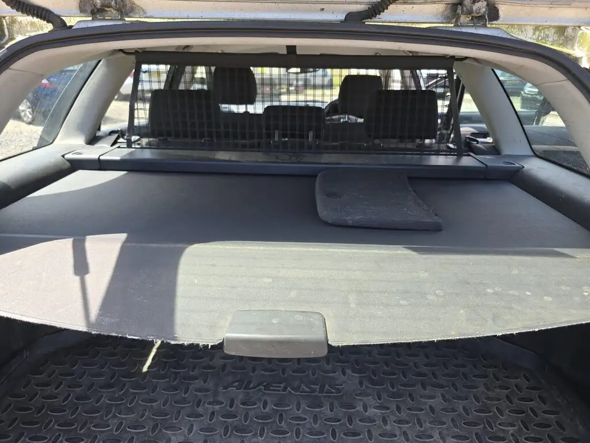 2007-toyota-avensis-20td-tr-estate-5d-big-33