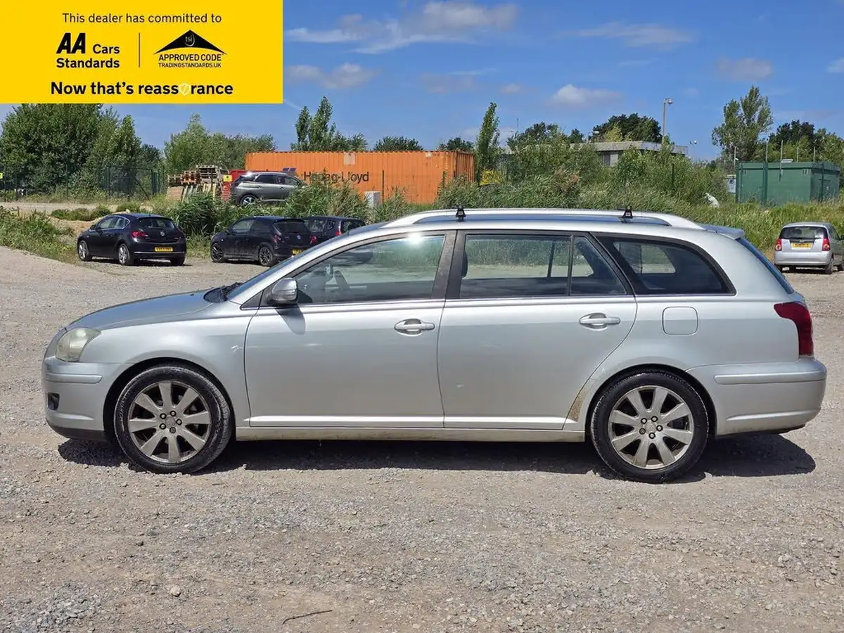 2007-toyota-avensis-20td-tr-estate-5d-big-9