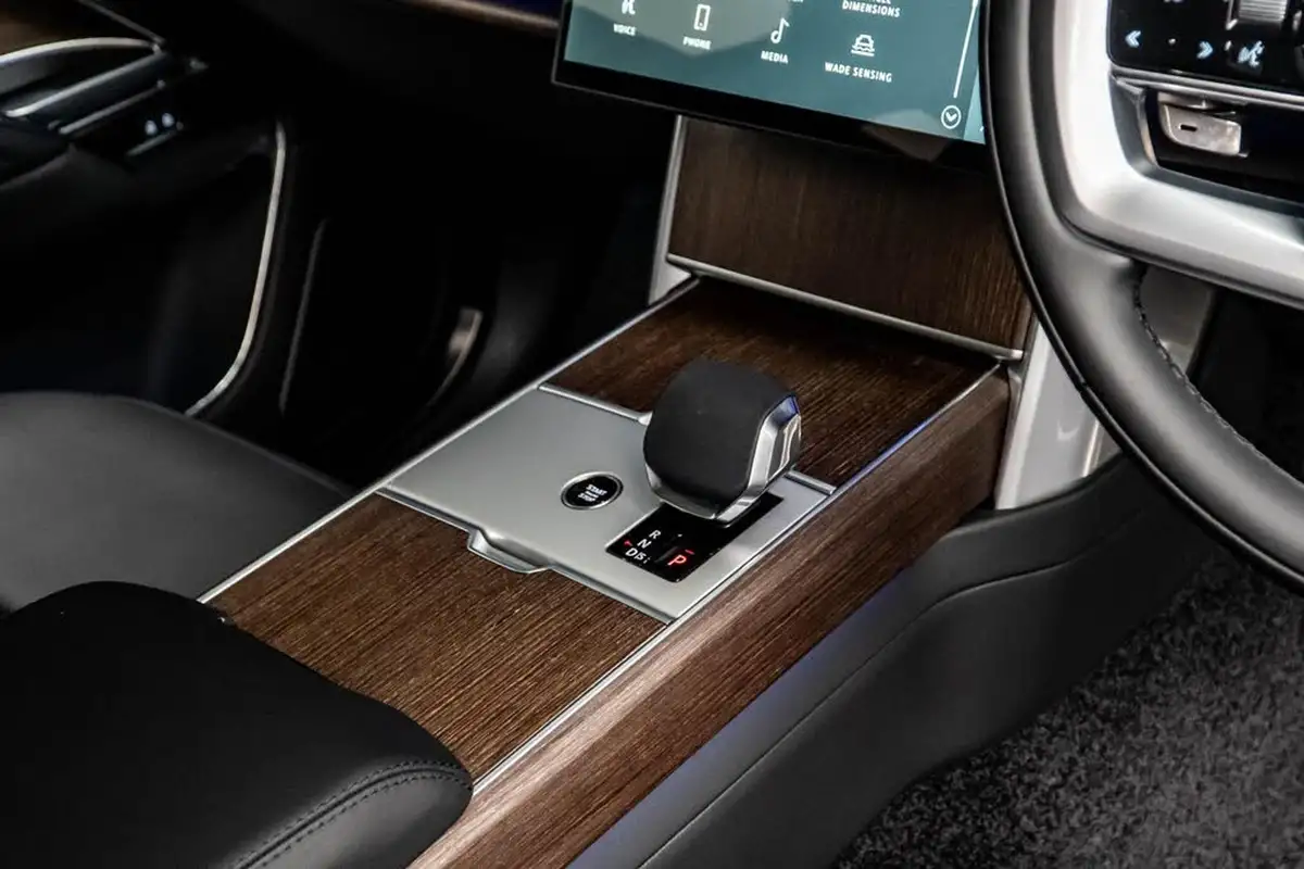 2025-land-rover-range-rover-30-d350-se-big-33